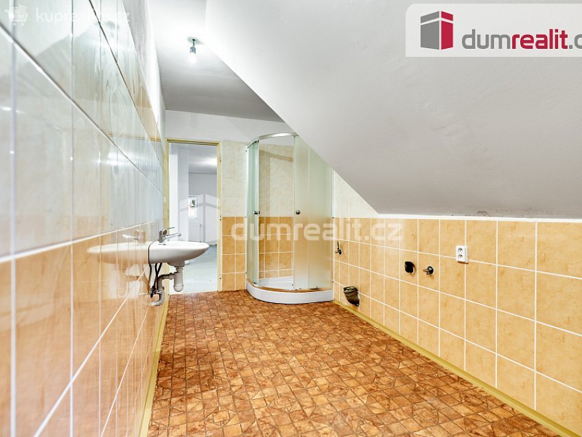 Prodej  rodinného domu 180 m^2 Střední, Pernink 