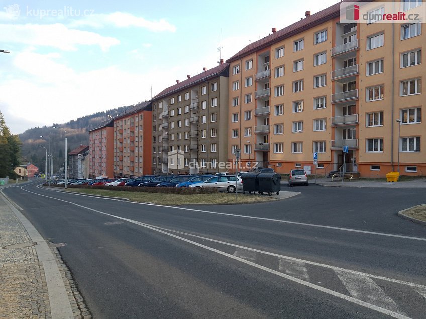 Prodej bytu 2+1 60 m^2 třída Dukelských hrdinů, Jáchymov 