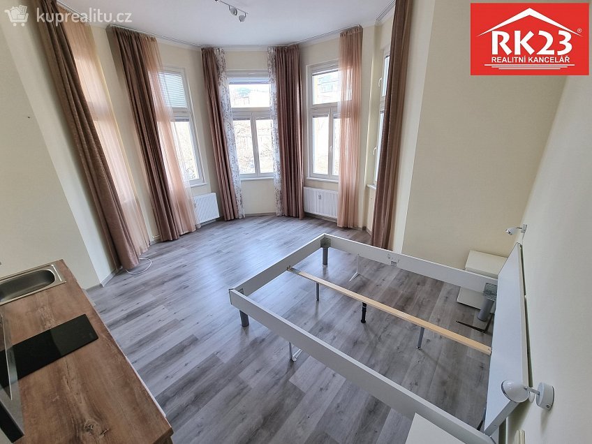 Pronájem bytu 1+kk 30 m^2 Hlavní třída, Mariánské Lázně 