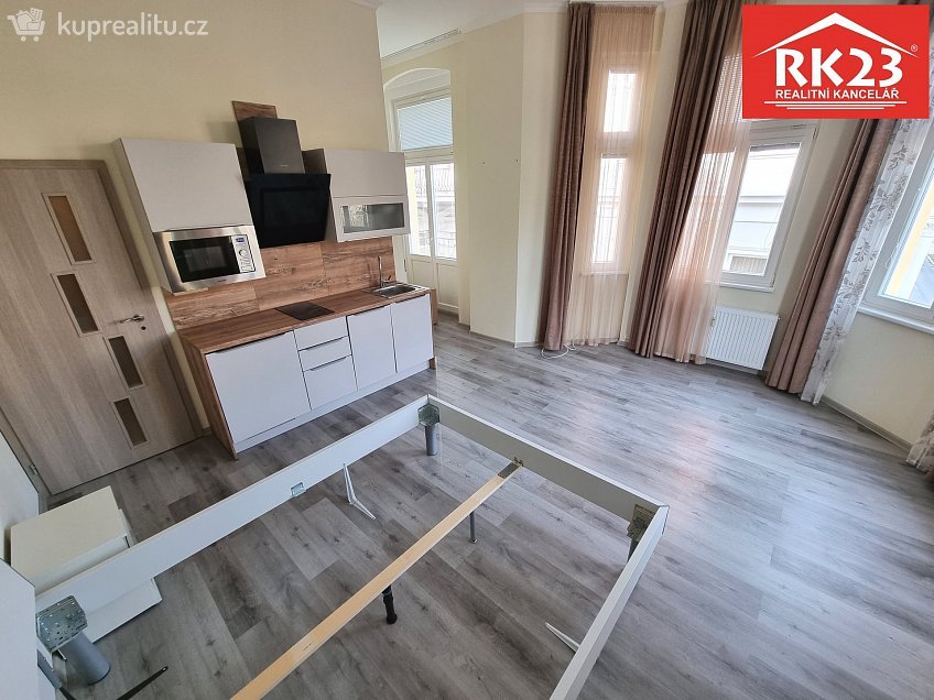 Pronájem bytu 1+kk 30 m^2 Hlavní třída, Mariánské Lázně 