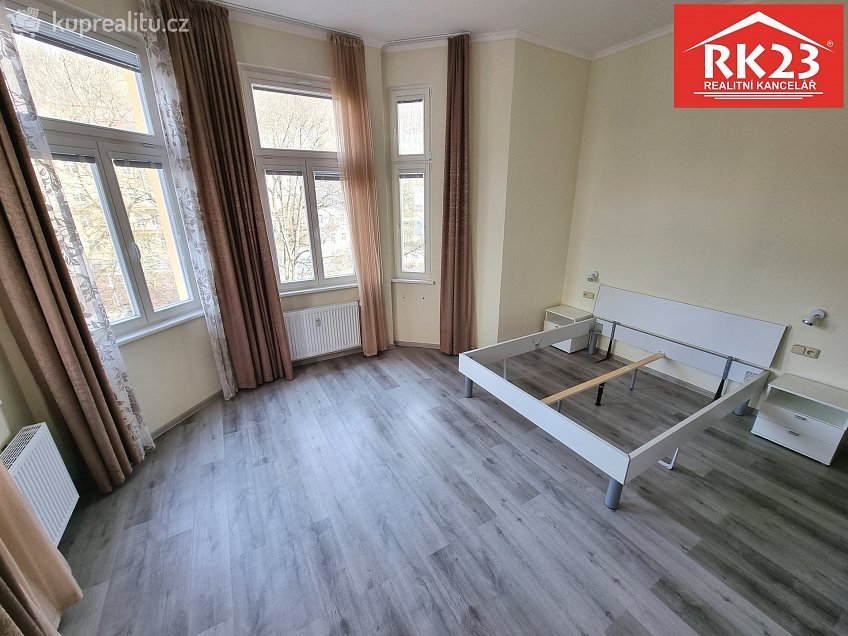 Pronájem bytu 1+kk 30 m^2 Hlavní třída, Mariánské Lázně 