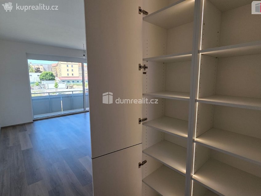 Pronájem bytu 3+kk 72 m^2 Ovesná, Hořovice 