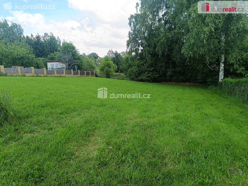 Prodej  stavebního pozemku 1043 m^2 Veselé, Veselé 