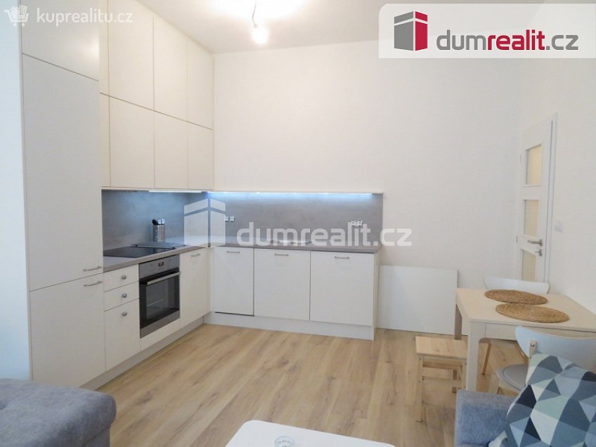 Pronájem bytu 2+kk 44 m^2 Na spojce, Praha 10 