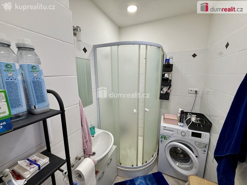 Prodej bytu 2+1 65 m^2 Fučíkova, Planá 
