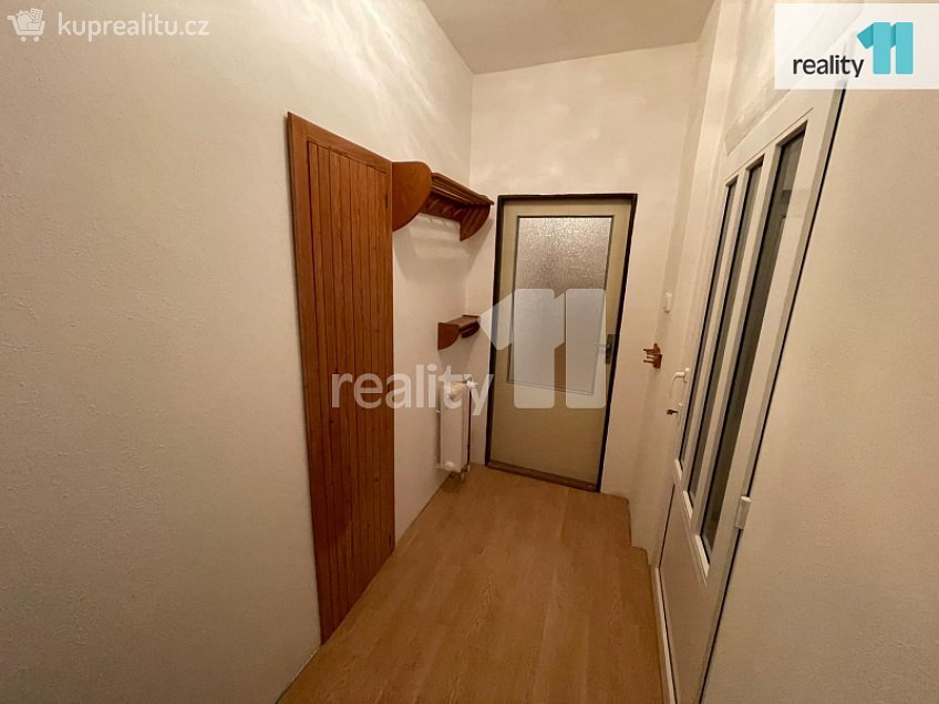 Pronájem bytu 2+kk 46 m^2 tř. 1. máje, Dobřany 
