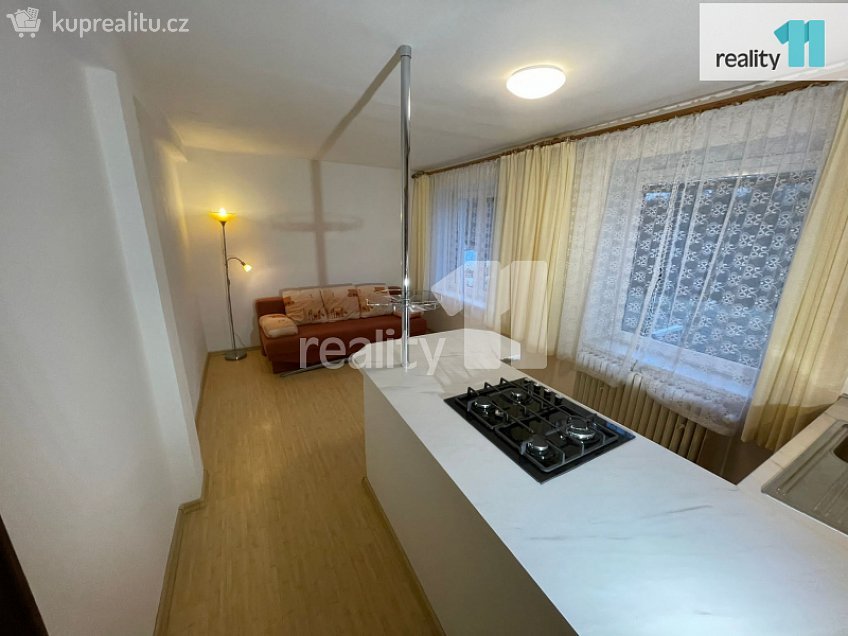 Pronájem bytu 2+kk 46 m^2 tř. 1. máje, Dobřany 