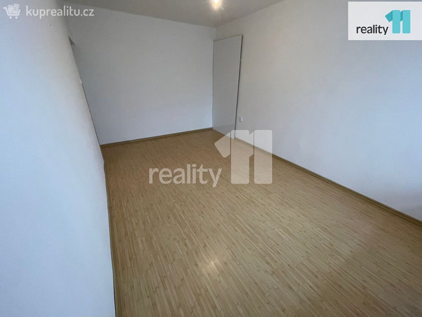 Pronájem bytu 2+kk 46 m^2 tř. 1. máje, Dobřany 
