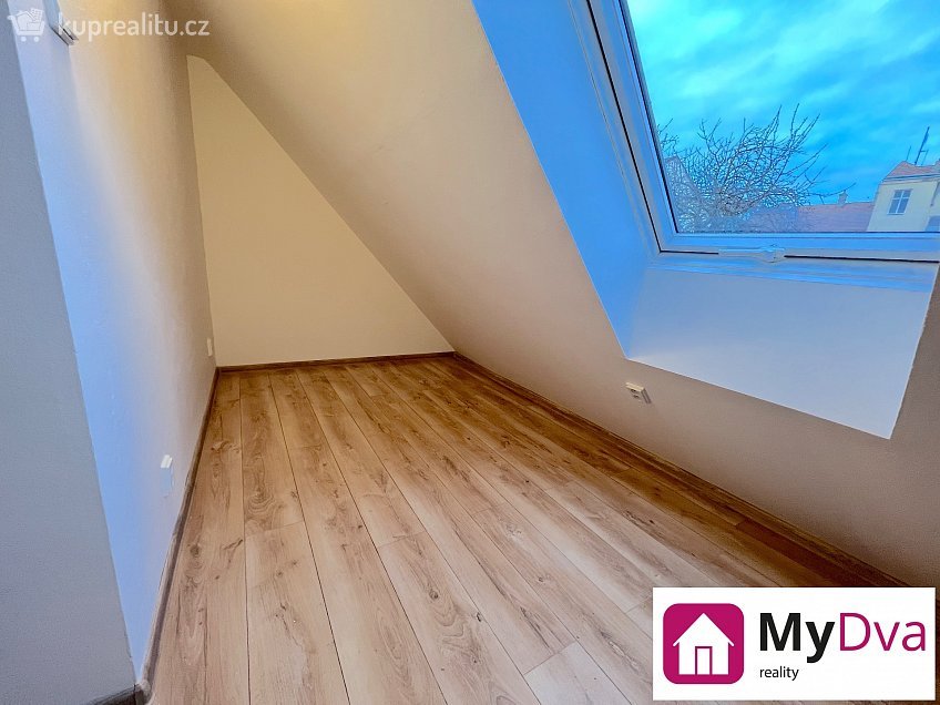 Pronájem bytu 1+kk 24 m^2 Sokolská, Znojmo 