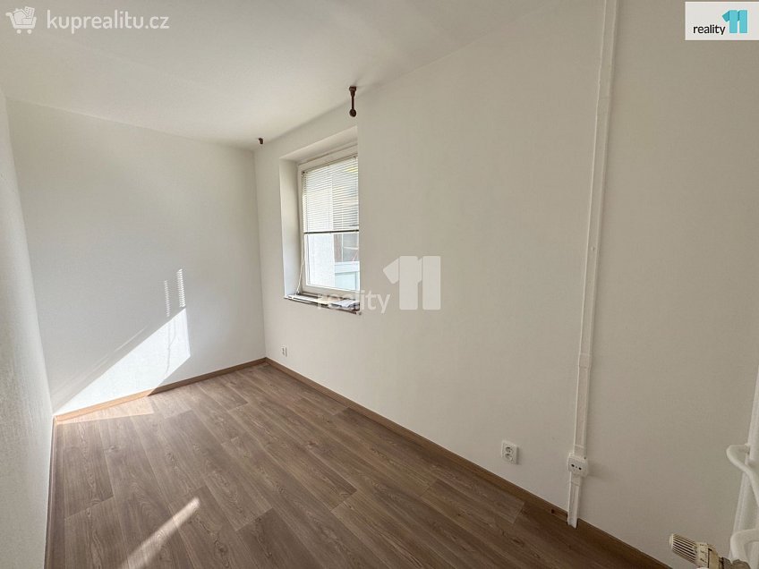 Pronájem bytu 1+1 43 m^2 Kukelská, Praha 14 