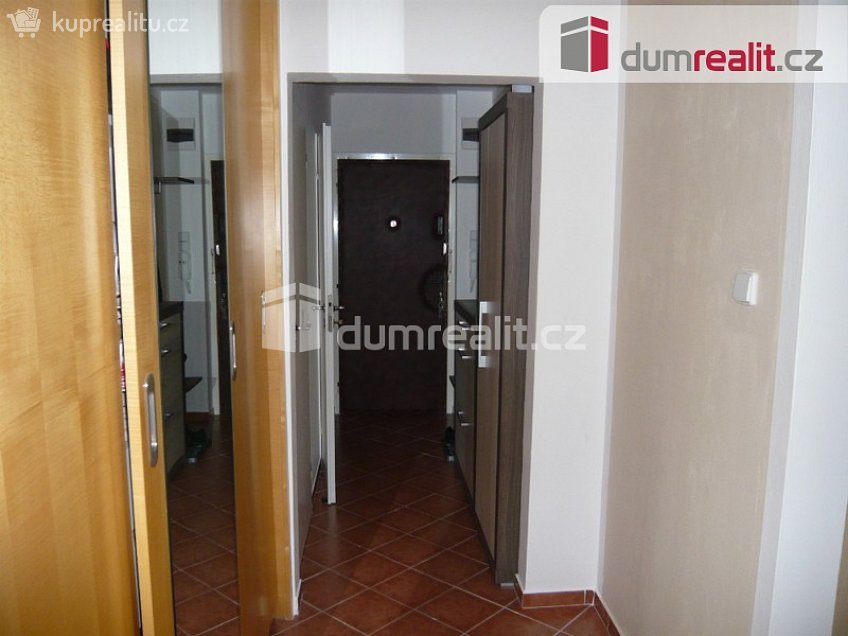 Pronájem bytu 3+1 74 m^2 Černá, Opava 