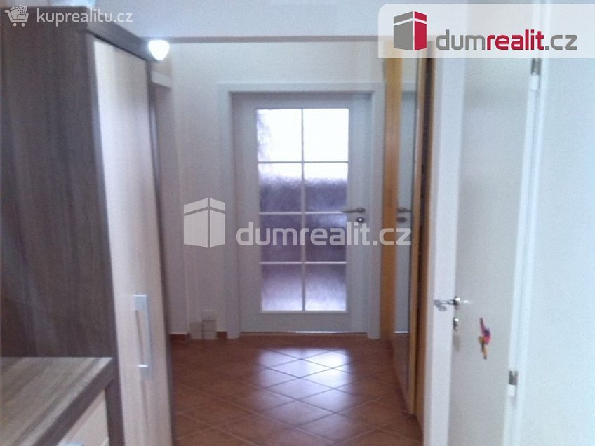 Pronájem bytu 3+1 74 m^2 Černá, Opava 