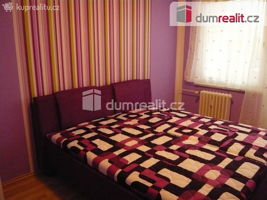 Pronájem bytu 3+1 74 m^2 Černá, Opava 
