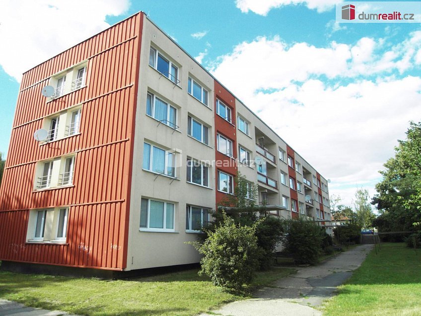 Pronájem bytu 1+1 32 m^2 V Břízách, Kolín 