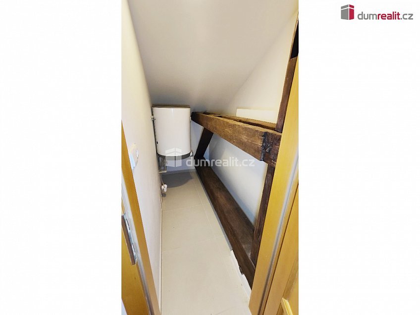 Pronájem bytu 4+1 131 m^2 Zúžená, Praha 6 