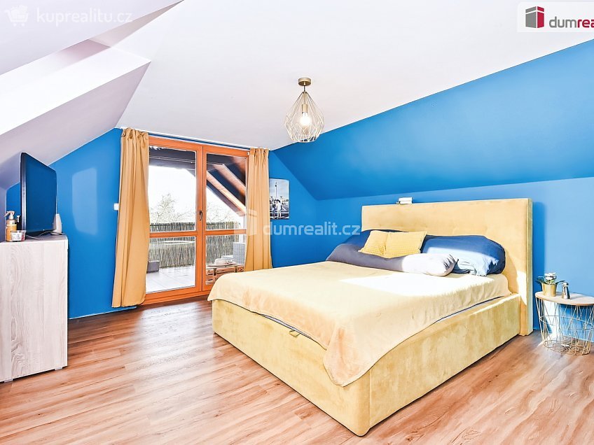 Prodej  rodinného domu 210 m^2 Hostín, Hostín 