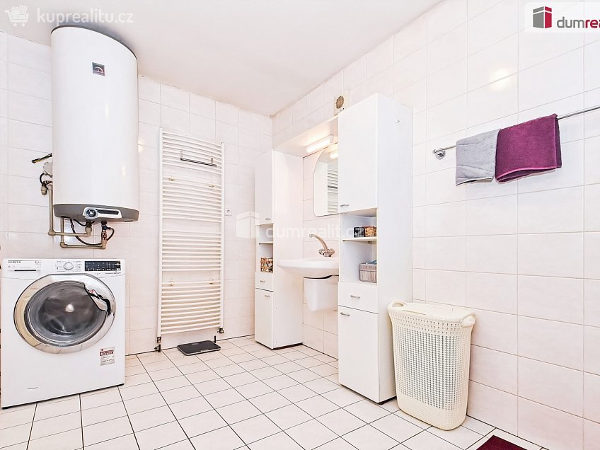 Prodej  rodinného domu 210 m^2 Hostín, Hostín 