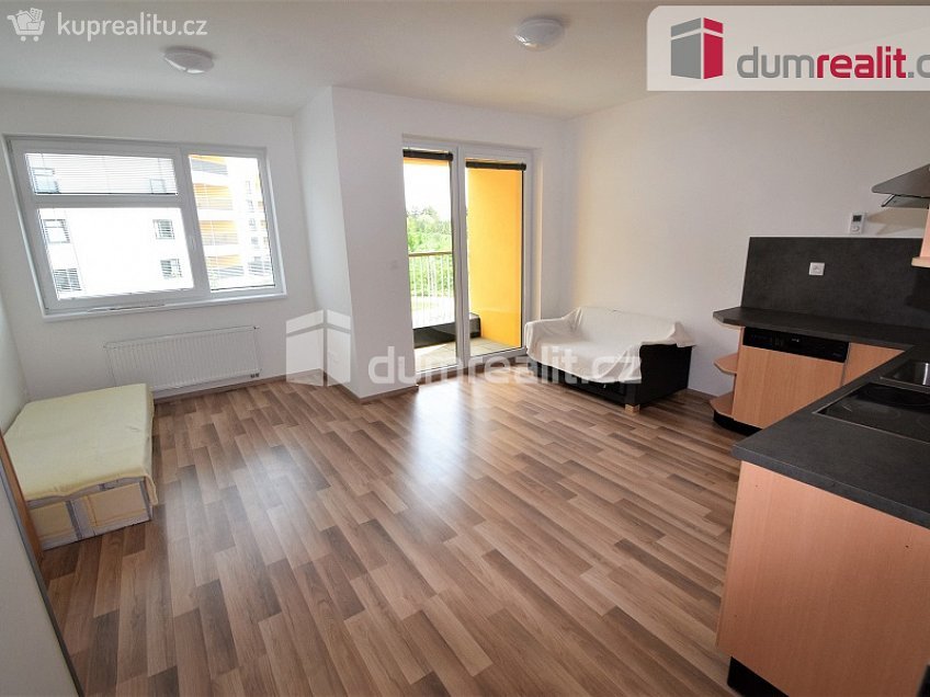 Pronájem bytu 1+kk 36 m^2 Ke kříži, Praha 22 