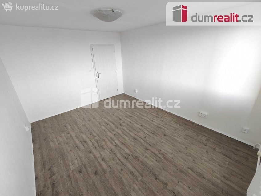 Pronájem bytu 2+1 46 m^2 Hlavatého, Praha 11 