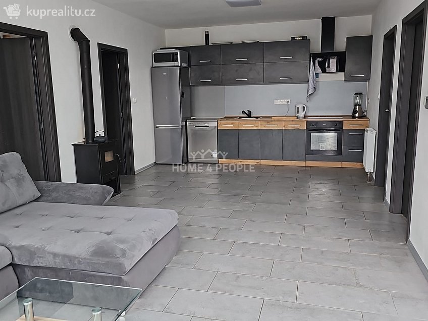 Pronájem  rodinného domu 80 m^2 Slaný, Slaný 