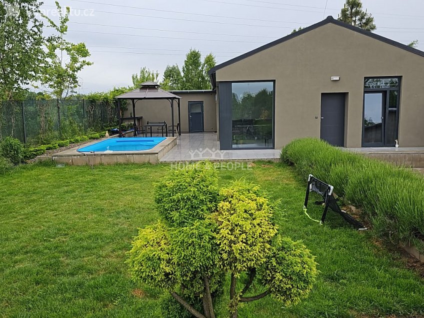Pronájem  rodinného domu 80 m^2 Slaný, Slaný 