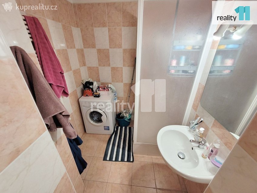Pronájem bytu 2+kk 53 m^2 Křižíkova, Praha 8 