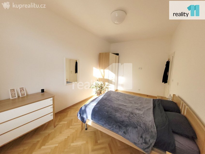 Pronájem bytu 2+kk 53 m^2 Křižíkova, Praha 8 