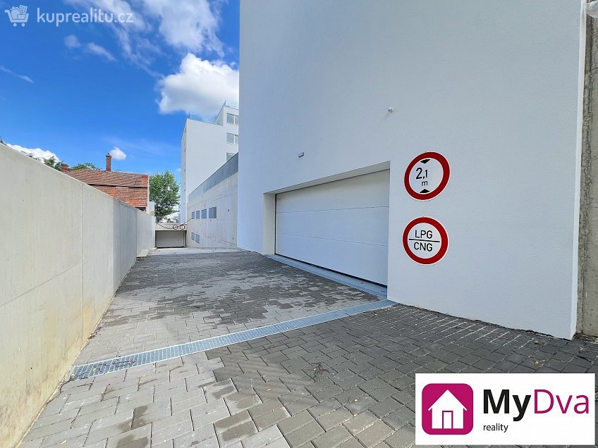 Pronájem bytu 1+kk 29 m^2 Jarošova, Znojmo 