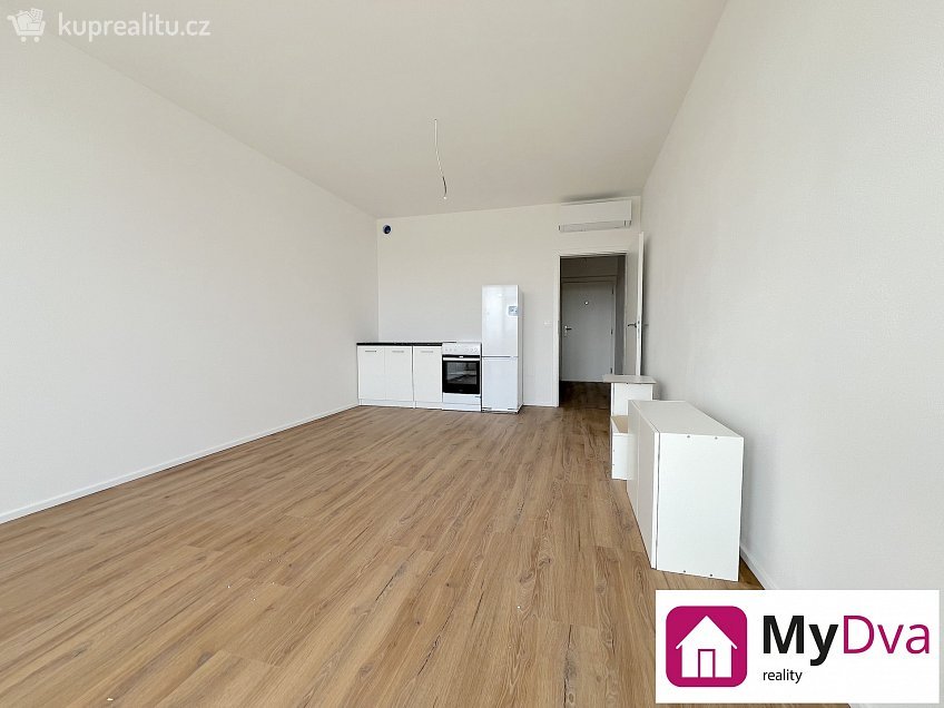 Pronájem bytu 1+kk 29 m^2 Jarošova, Znojmo 