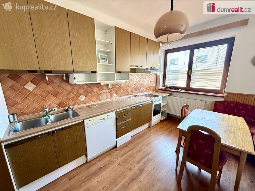 Prodej  rodinného domu 197 m^2 Záhorovice, Záhorovice 