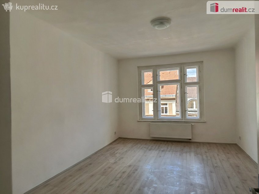 Pronájem bytu 2+kk 60 m^2 Jana Zajíce, Praha 7 