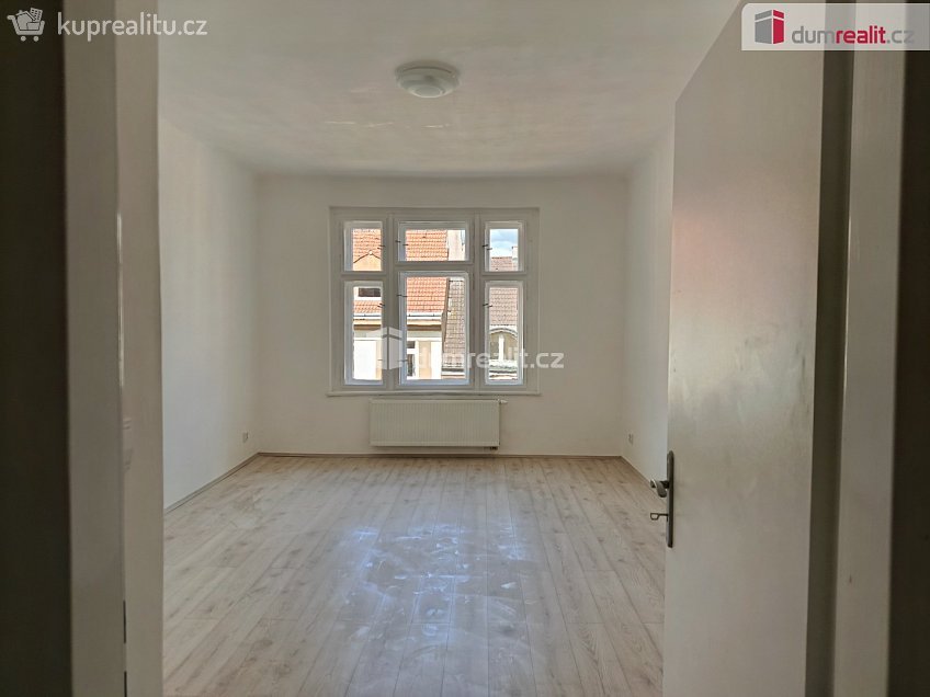 Pronájem bytu 2+kk 60 m^2 Jana Zajíce, Praha 7 