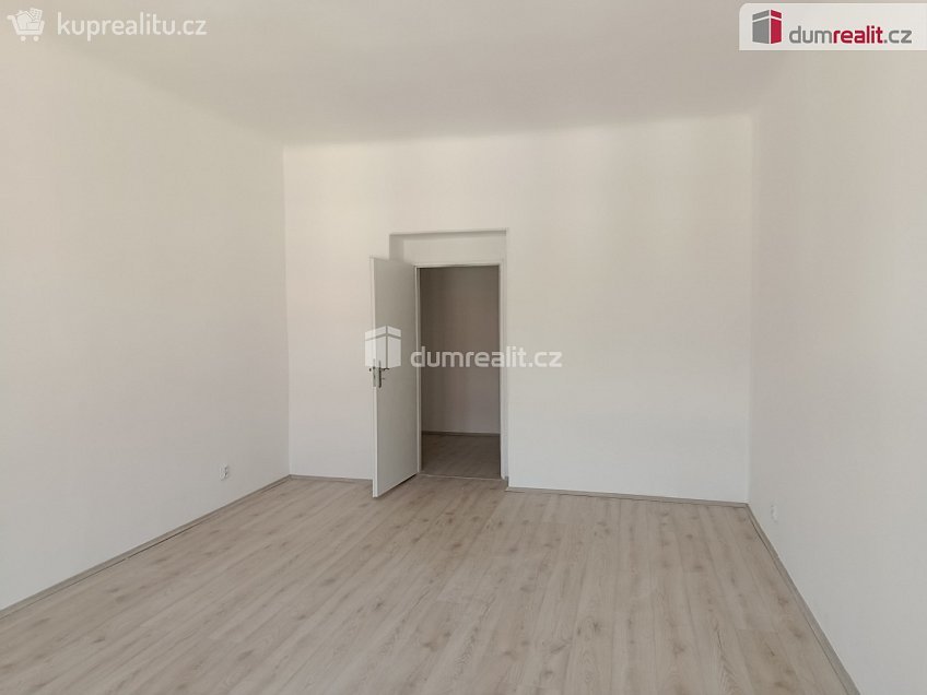 Pronájem bytu 2+kk 60 m^2 Jana Zajíce, Praha 7 