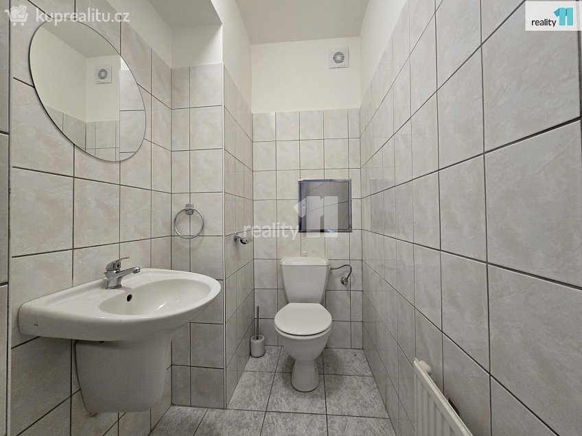 Pronájem bytu 3+1 75 m^2 Na Pankráci, Praha 4 