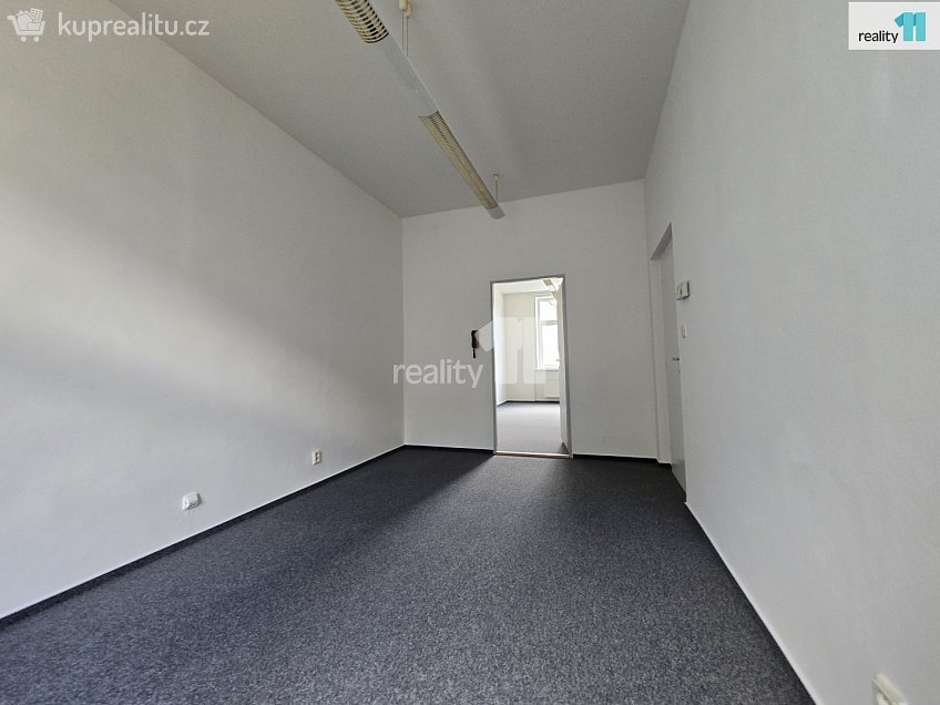 Pronájem bytu 3+1 75 m^2 Na Pankráci, Praha 4 