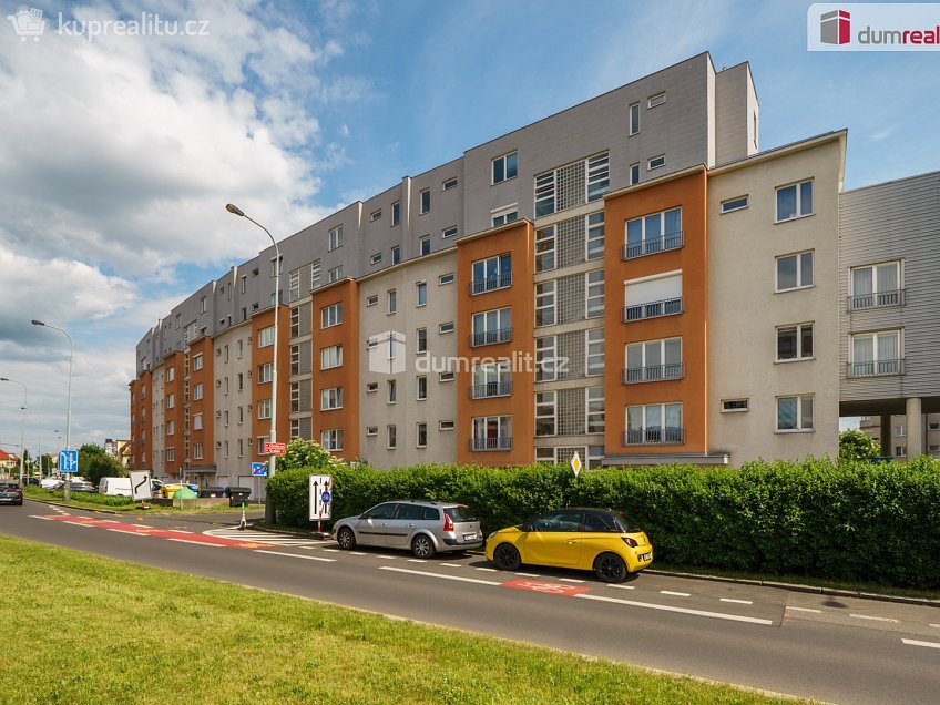 Pronájem bytu 1+kk 33 m^2 Počernická, Praha 10 