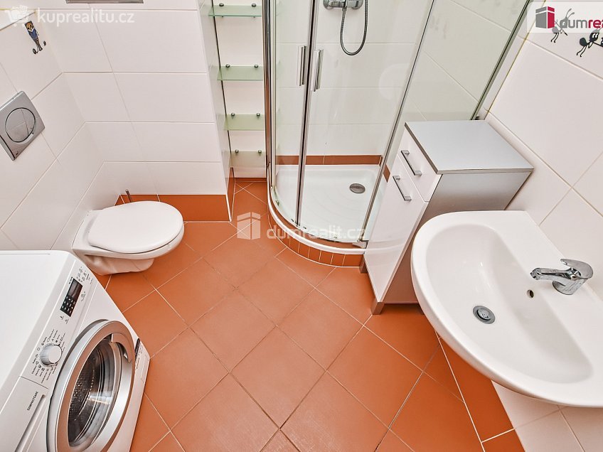 Prodej bytu 2+kk 38 m^2 Nademlejnská, Praha 9 