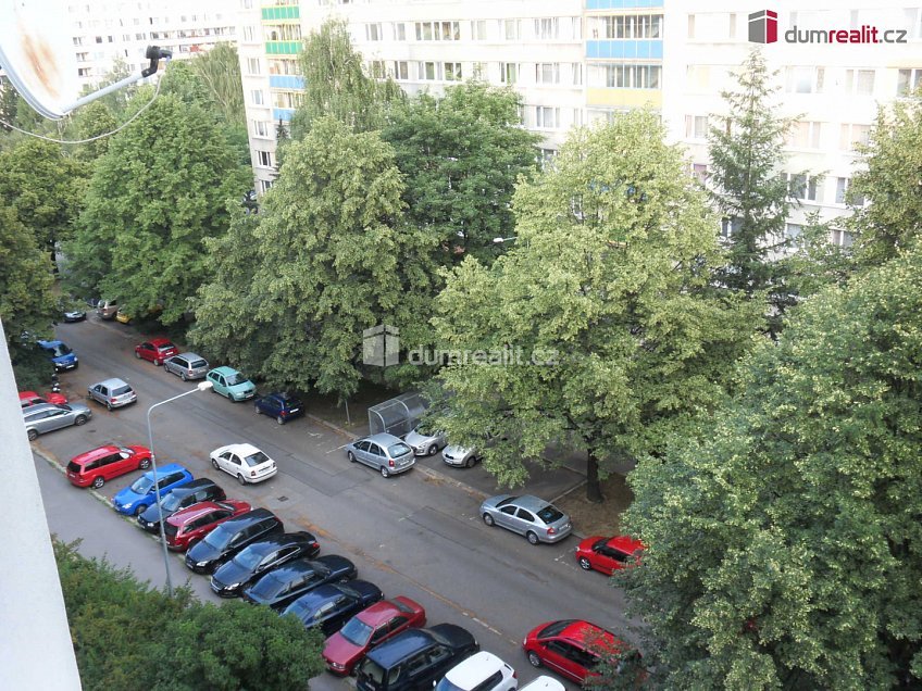 Pronájem bytu 1+kk 30 m^2 Bílinská, Praha 9 