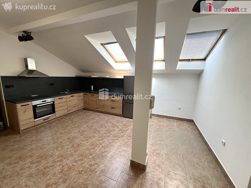 Pronájem bytu 2+kk 50 m^2 Štítného, Kolín 