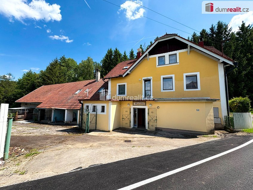 Prodej  rodinného domu 505 m^2 Zvěstov, Zvěstov 
