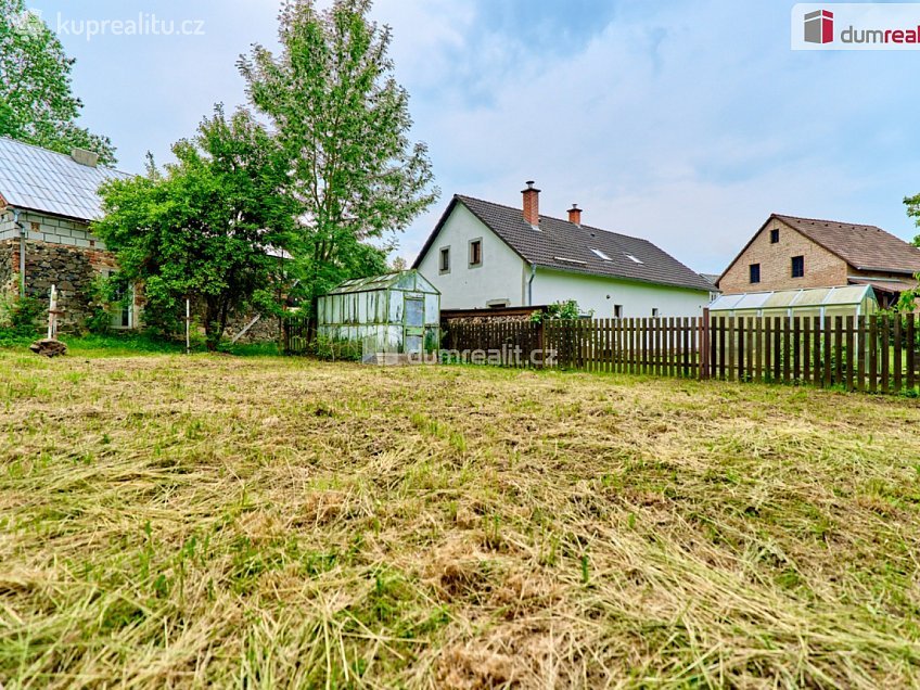 Prodej  rodinného domu 531 m^2 Lovečkovice, Lovečkovice 