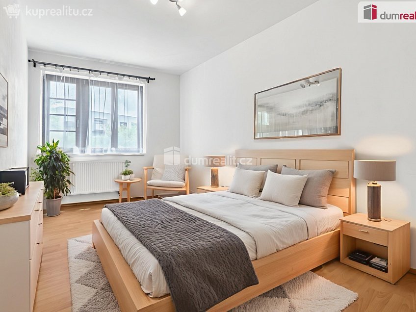 Prodej bytu 2+kk 45 m^2 Vladycká, Praha 15 