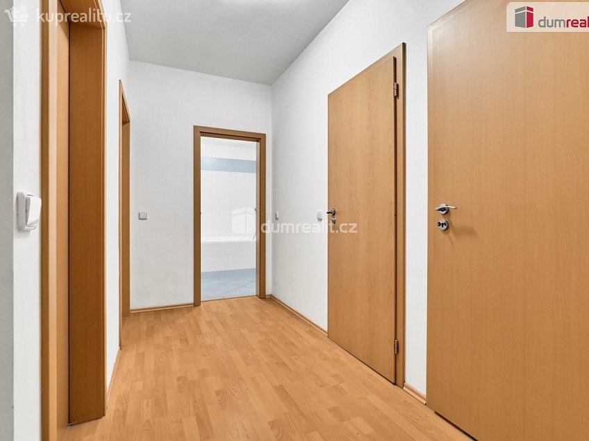 Prodej bytu 2+kk 45 m^2 Vladycká, Praha 15 