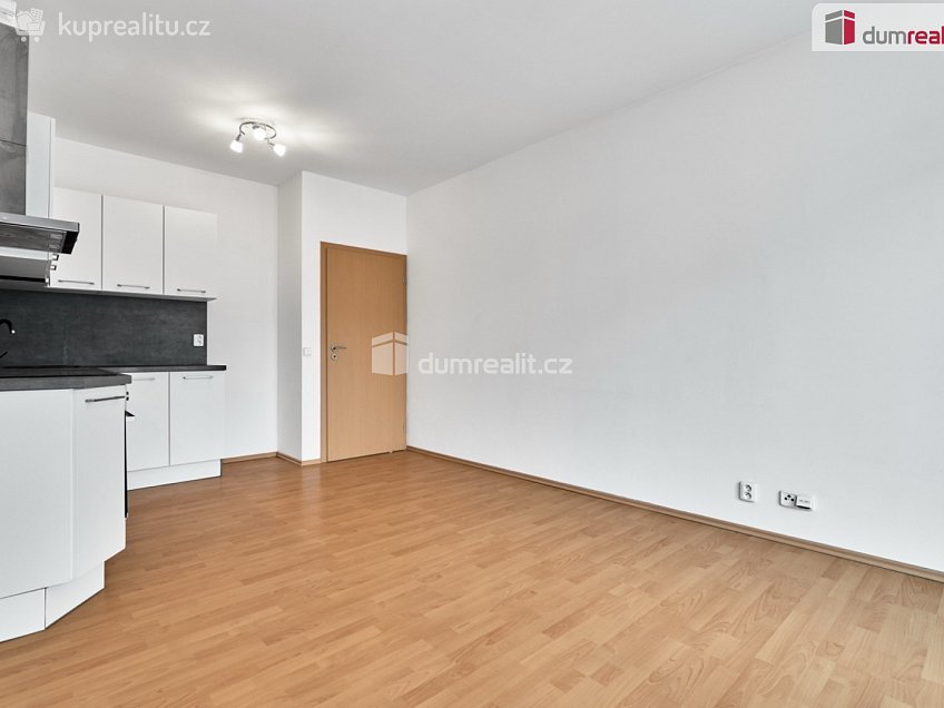 Prodej bytu 2+kk 45 m^2 Vladycká, Praha 15 