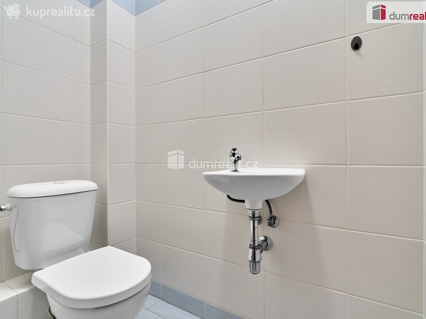 Prodej bytu 2+kk 45 m^2 Vladycká, Praha 15 