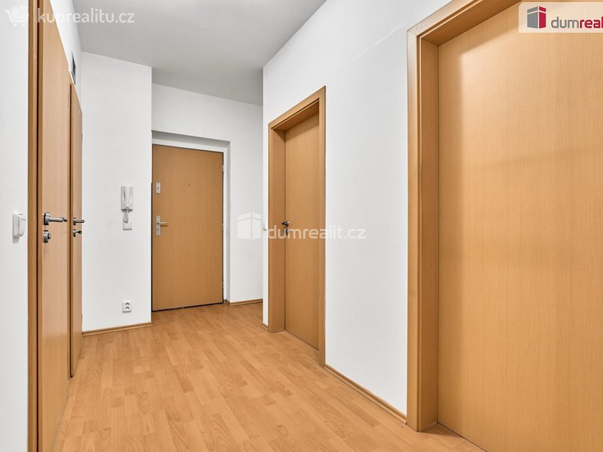 Prodej bytu 2+kk 45 m^2 Vladycká, Praha 15 