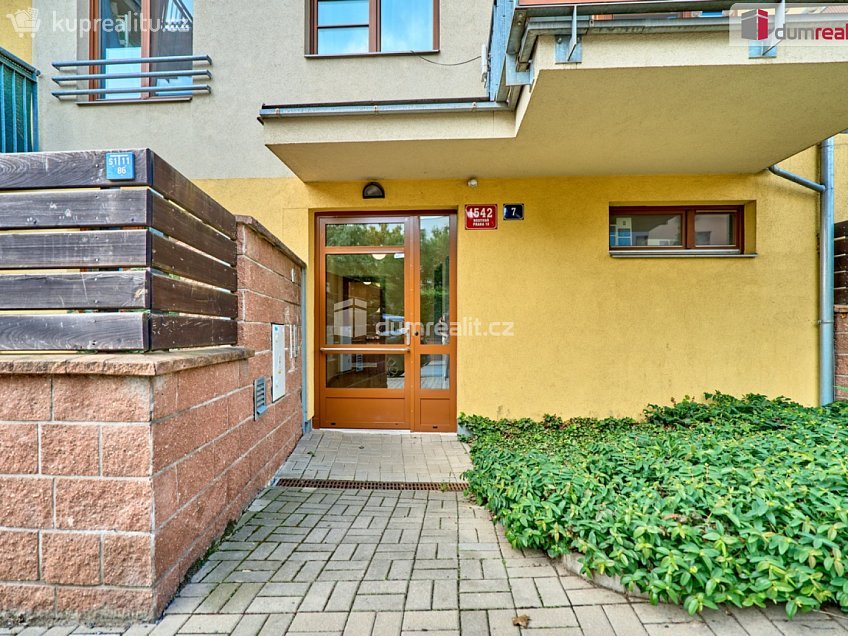 Prodej bytu 2+kk 45 m^2 Vladycká, Praha 15 