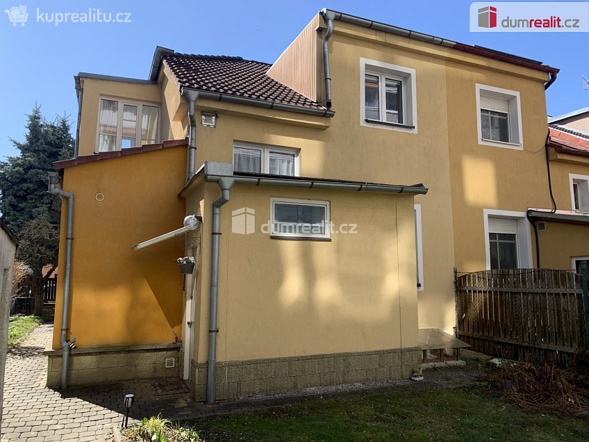 Prodej  rodinného domu 165 m^2 Hlavenecká, Praha 9 