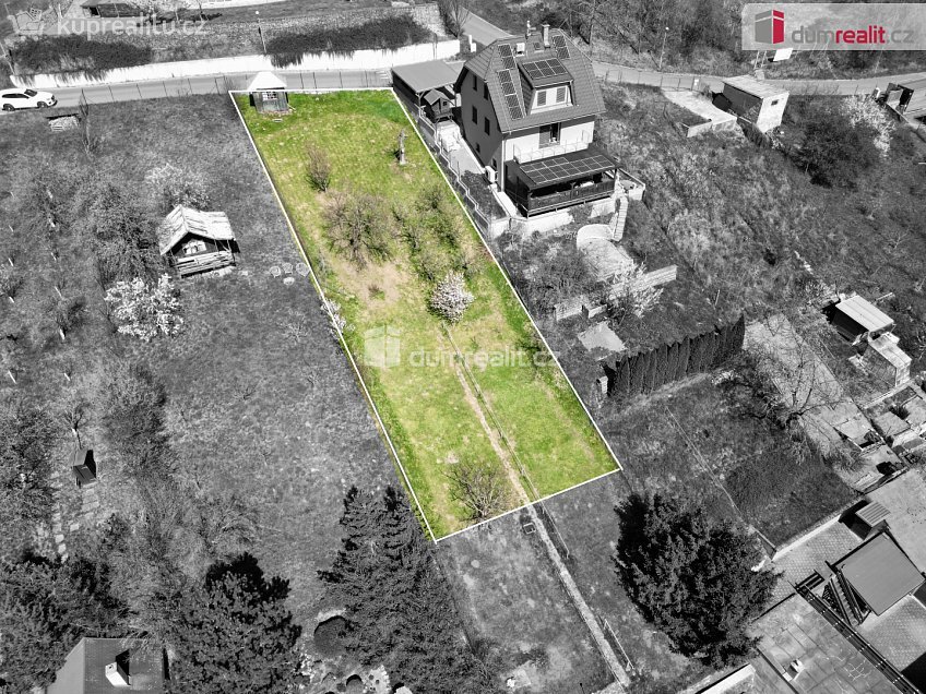 Prodej  stavebního pozemku 722 m^2 Nad Humny, Zlín 