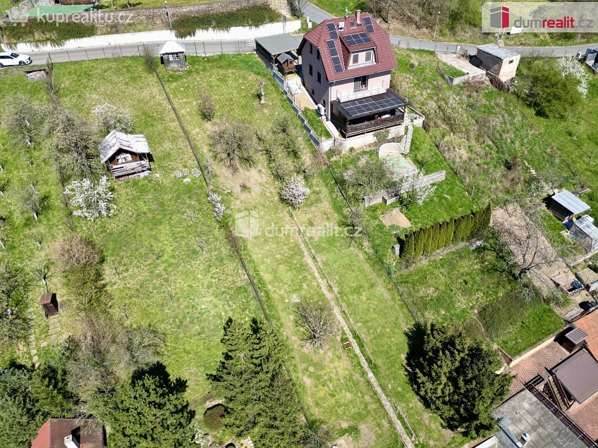 Prodej  stavebního pozemku 722 m^2 Nad Humny, Zlín 